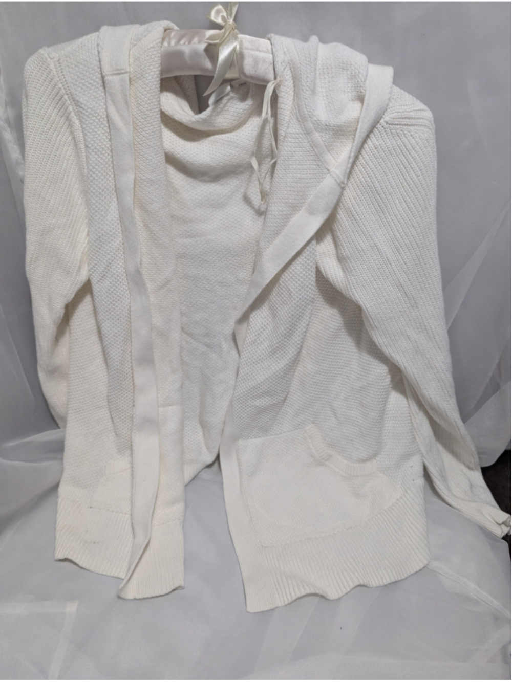 Women's Gap White Knit Hooded Cardigan Sweater Size XS pre-owned